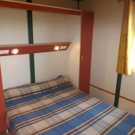 4 Pers Avec Piscine Chauffee, Terrasse Et Tv - - Fr-1-742-538 Holiday home *